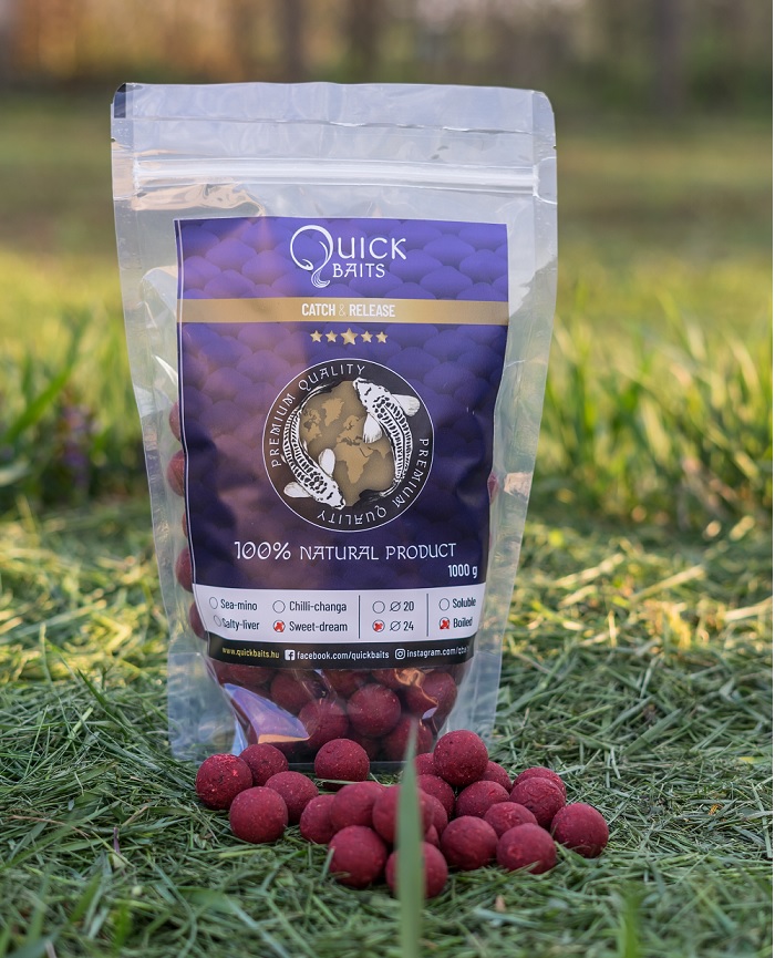 QUICK BAITS Bojli - Sweet–Dreams (eper) 20mm 1kg (Főzött)